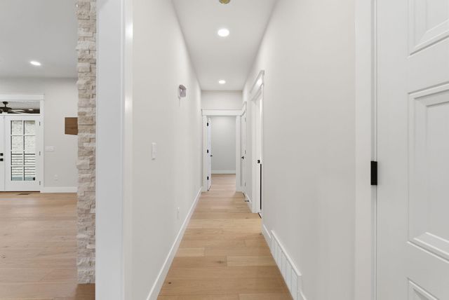 40 Waterfall Way, Somerset, KY 42503