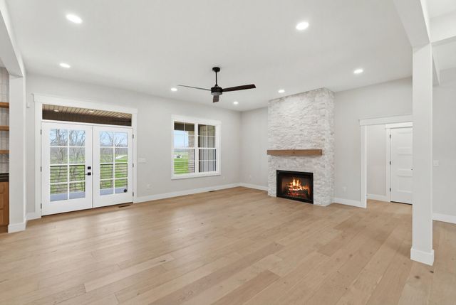 40 Waterfall Way, Somerset, KY 42503