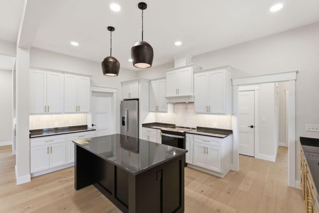 40 Waterfall Way, Somerset, KY 42503