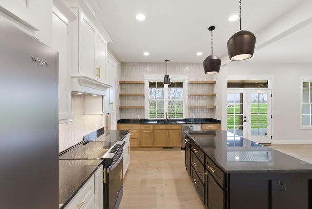 40 Waterfall Way, Somerset, KY 42503