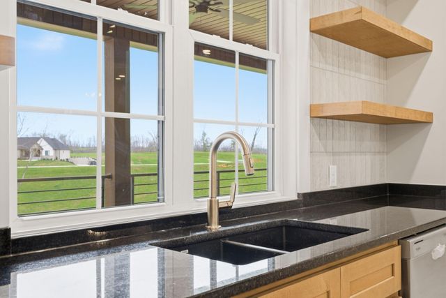 40 Waterfall Way, Somerset, KY 42503