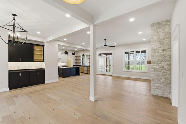 40 Waterfall Way, Somerset, KY 42503