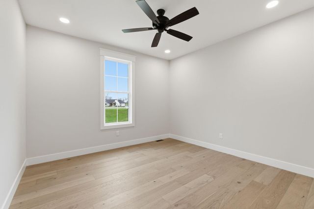 40 Waterfall Way, Somerset, KY 42503