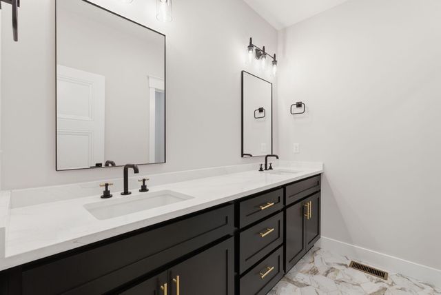 40 Waterfall Way, Somerset, KY 42503