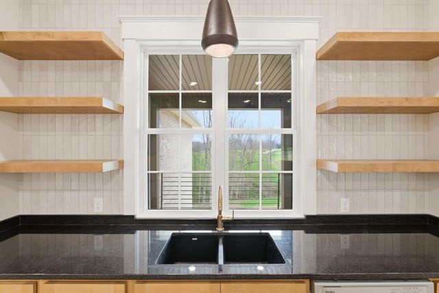 40 Waterfall Way, Somerset, KY 42503