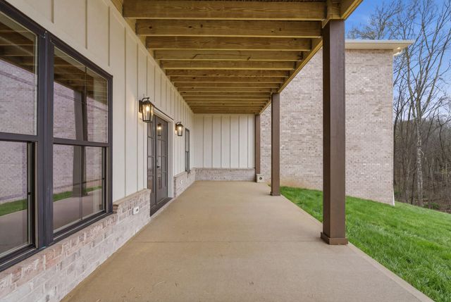 40 Waterfall Way, Somerset, KY 42503