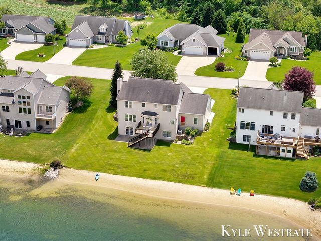 8907 Mica Drive, Zeeland, MI 49464