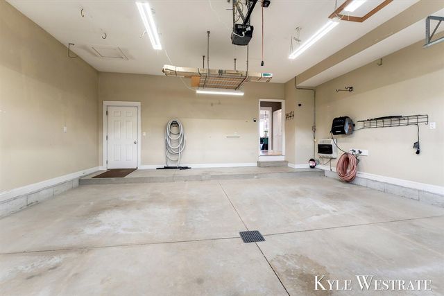 8907 Mica Drive, Zeeland, MI 49464
