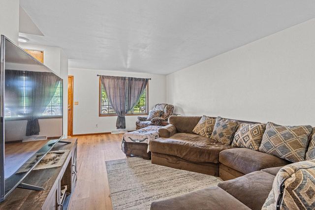 706 N HAWTHORNE DRIVE, Appleton, WI 54915