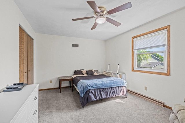 706 N HAWTHORNE DRIVE, Appleton, WI 54915