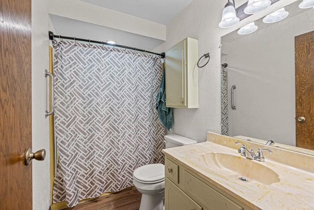 706 N HAWTHORNE DRIVE, Appleton, WI 54915
