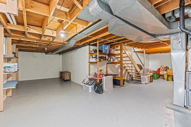 706 N HAWTHORNE DRIVE, Appleton, WI 54915