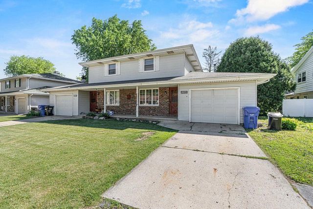 706 N HAWTHORNE DRIVE, Appleton, WI 54915