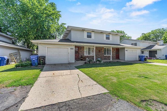 706 N HAWTHORNE DRIVE, Appleton, WI 54915