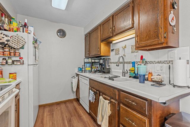 706 N HAWTHORNE DRIVE, Appleton, WI 54915