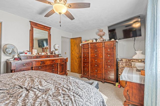 706 N HAWTHORNE DRIVE, Appleton, WI 54915