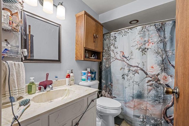 706 N HAWTHORNE DRIVE, Appleton, WI 54915