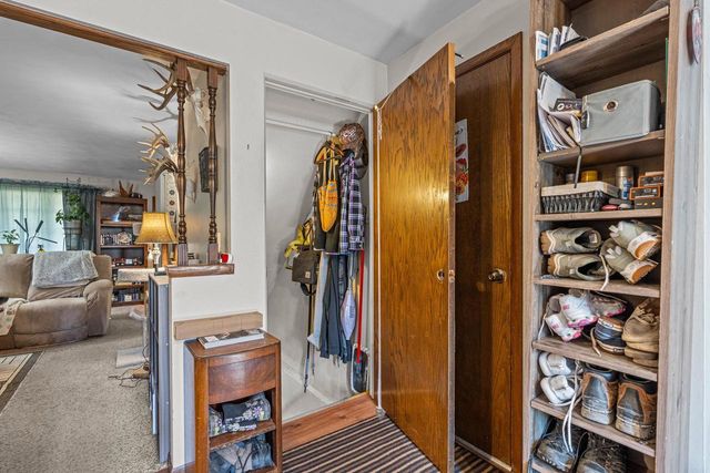 706 N HAWTHORNE DRIVE, Appleton, WI 54915
