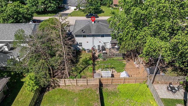 706 N HAWTHORNE DRIVE, Appleton, WI 54915