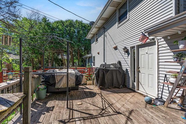706 N HAWTHORNE DRIVE, Appleton, WI 54915