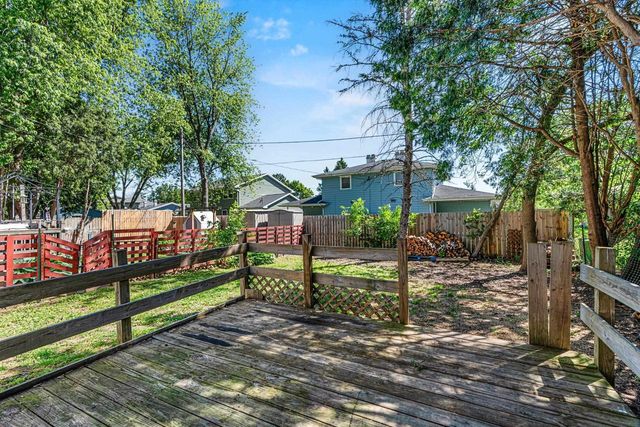 706 N HAWTHORNE DRIVE, Appleton, WI 54915