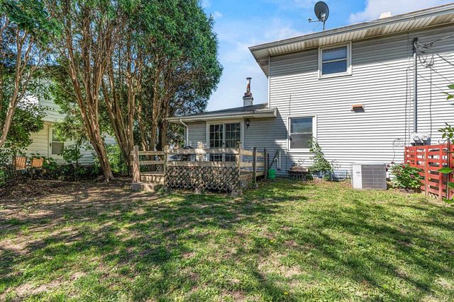 706 N HAWTHORNE DRIVE, Appleton, WI 54915