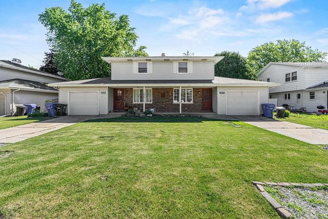 706 N HAWTHORNE DRIVE, Appleton, WI 54915