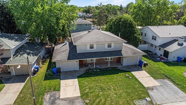 706 N HAWTHORNE DRIVE, Appleton, WI 54915