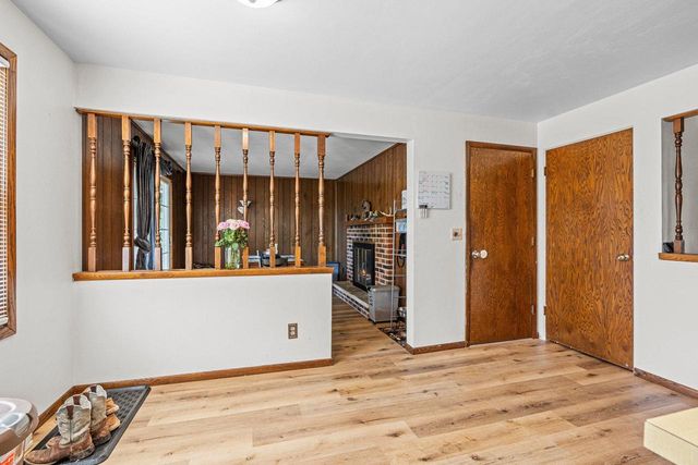 706 N HAWTHORNE DRIVE, Appleton, WI 54915