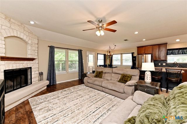 18608 Royal Pointe Drive, Pflugerville, TX 78660