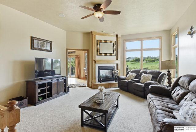 3904 S 184 Avenue, Omaha, NE 68130