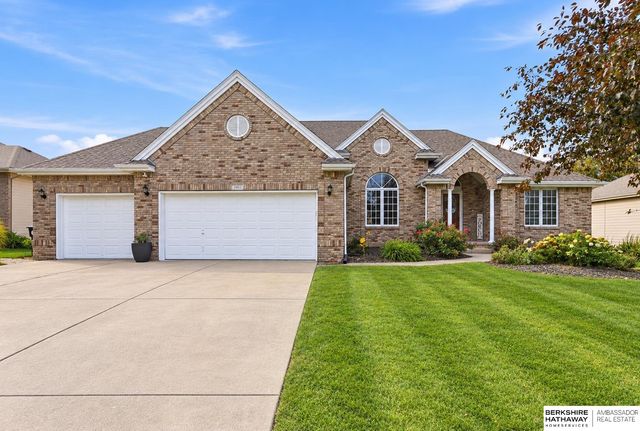 3904 S 184 Avenue, Omaha, NE 68130