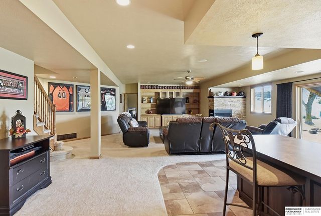 3904 S 184 Avenue, Omaha, NE 68130