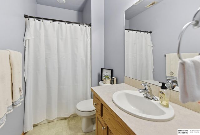 3904 S 184 Avenue, Omaha, NE 68130