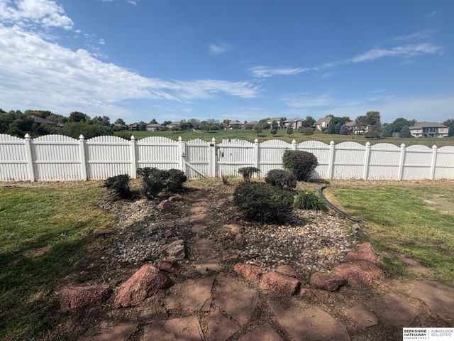 3904 S 184 Avenue, Omaha, NE 68130