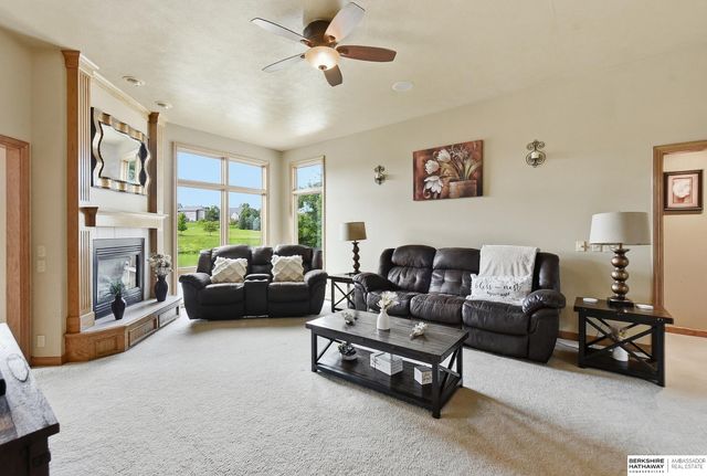 3904 S 184 Avenue, Omaha, NE 68130