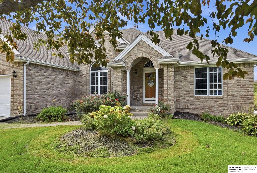 3904 S 184 Avenue, Omaha, NE 68130
