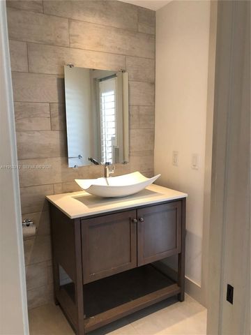 8425 SW 107th St, Miami, FL 33156