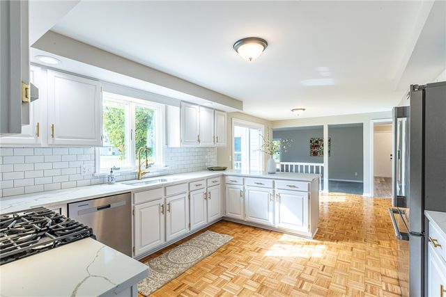 3 Hidden Mdw, Penfield, NY 14526