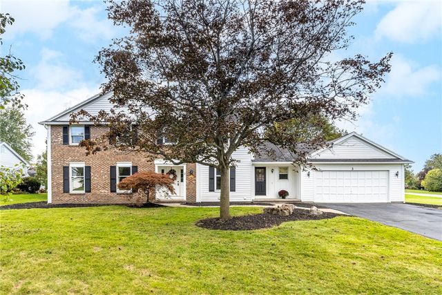 3 Hidden Mdw, Penfield, NY 14526