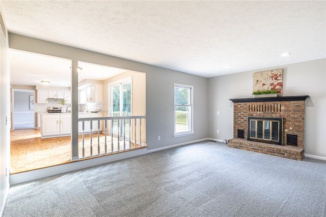 3 Hidden Mdw, Penfield, NY 14526