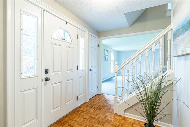 3 Hidden Mdw, Penfield, NY 14526