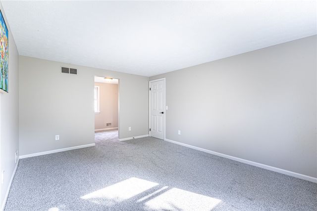 3 Hidden Mdw, Penfield, NY 14526