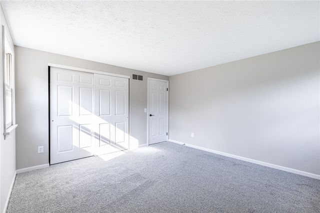 3 Hidden Mdw, Penfield, NY 14526