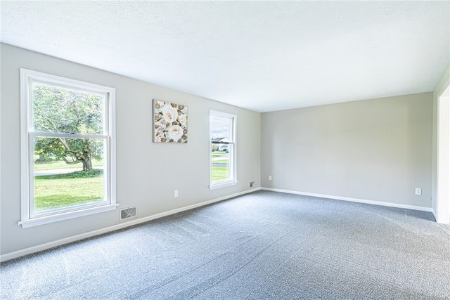 3 Hidden Mdw, Penfield, NY 14526