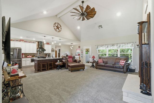 450 County Road 204, Liberty Hill, TX 78642