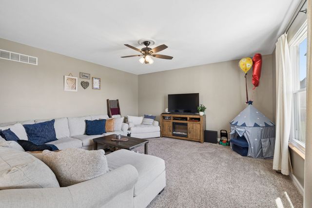 1905 Springside Drive, Plainfield, IL 60586
