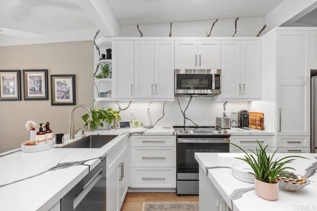 2327 Caringa Way 3, Carlsbad, CA 92009