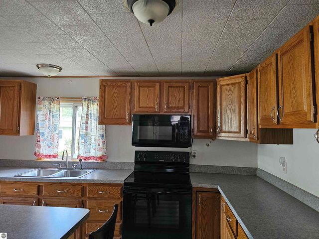 4733 Zella Drive, Hale, MI 48739