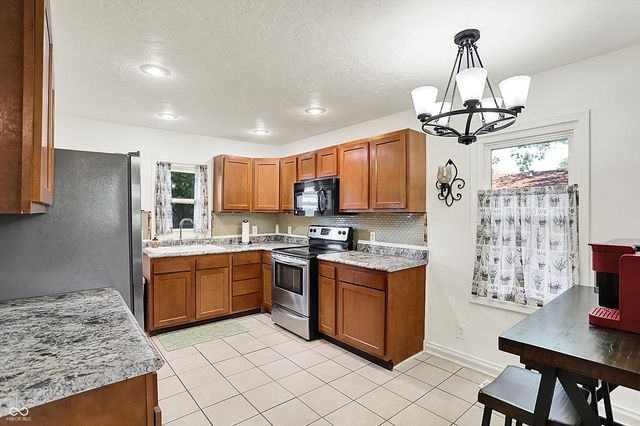 4896 W State Road 32, Anderson, IN 46011